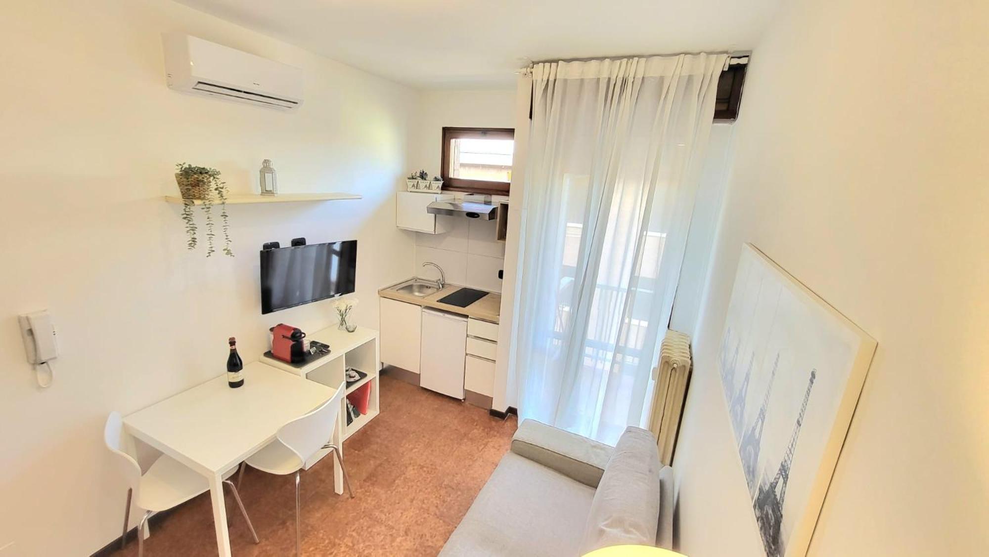 Appartamento Di Fronte All'Ospedale Modena Exterior photo